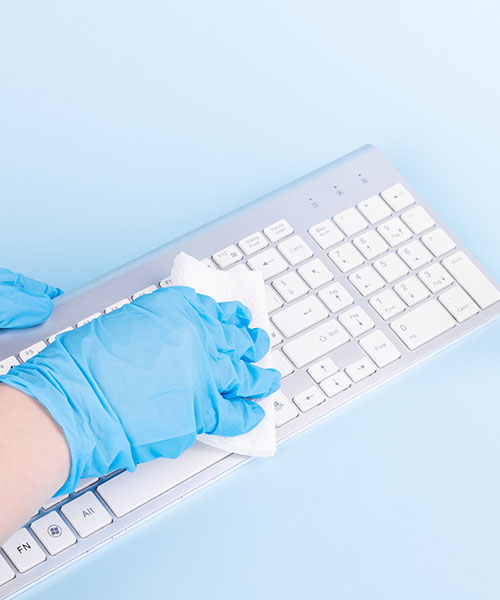 Cleaning keyboard